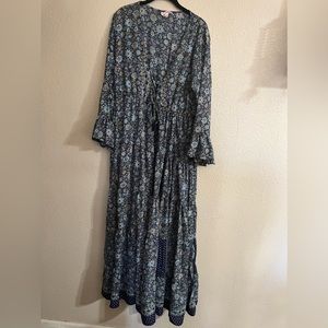 Maxi dress navy and floral pattern